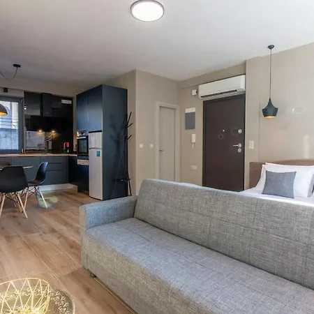 Aesthetic Loft In The Heart Of The 테살로니키