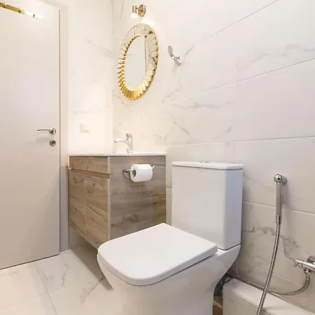 Aesthetic Loft In The Heart Of The Thessalonique